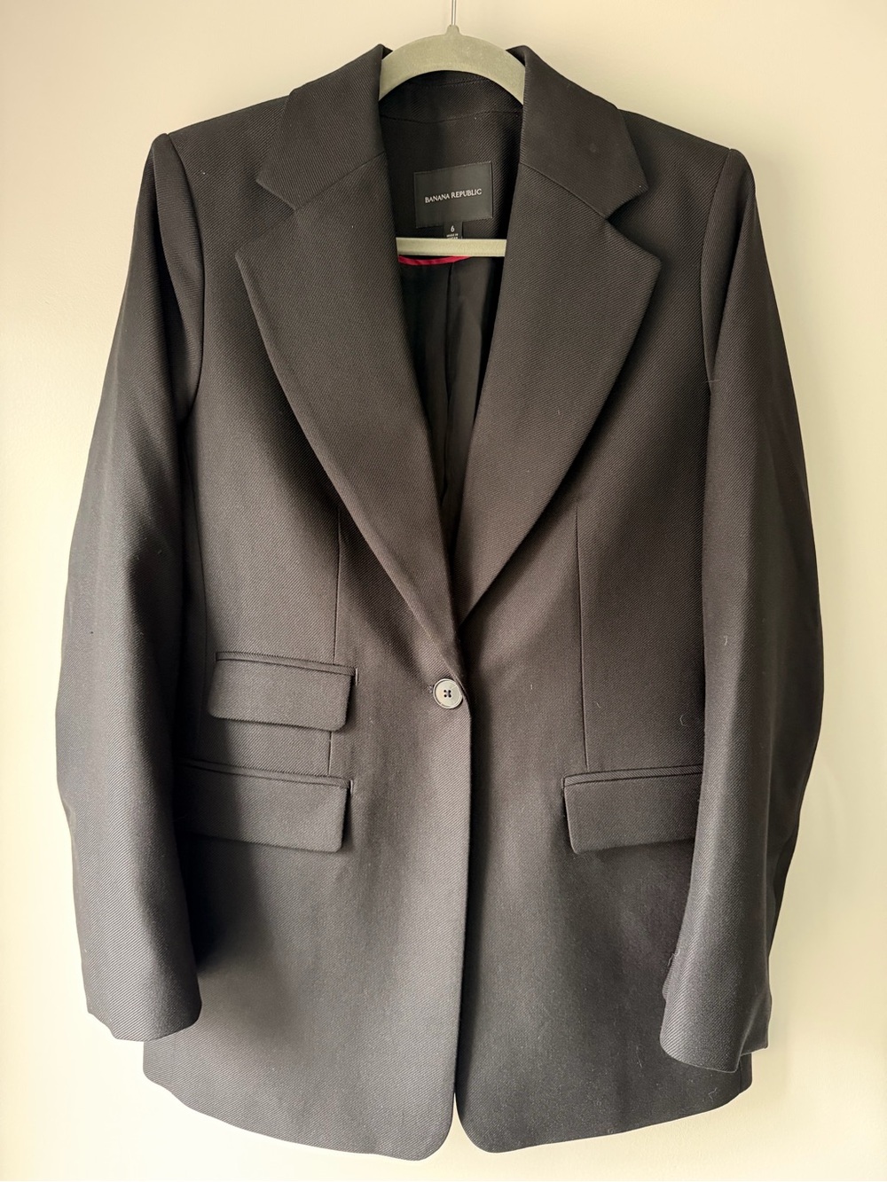 Banana Republic Women’s Black Single-Button Tailored Blazer